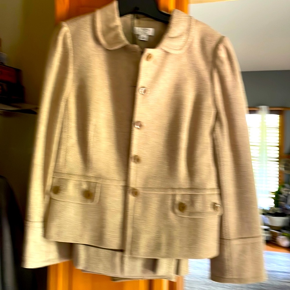Loft. Suit. 14P top. 12P pants. Comes as full suit. Beautiful wool.